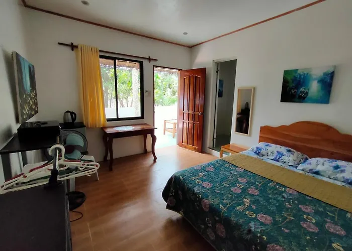 T Breeze Coastal 4* Moalboal